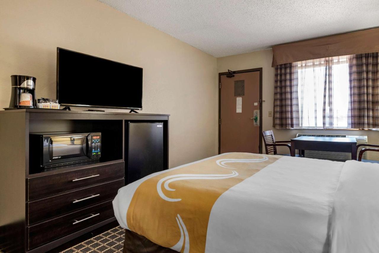 Quality Inn & Suites Warren Kültér fotó