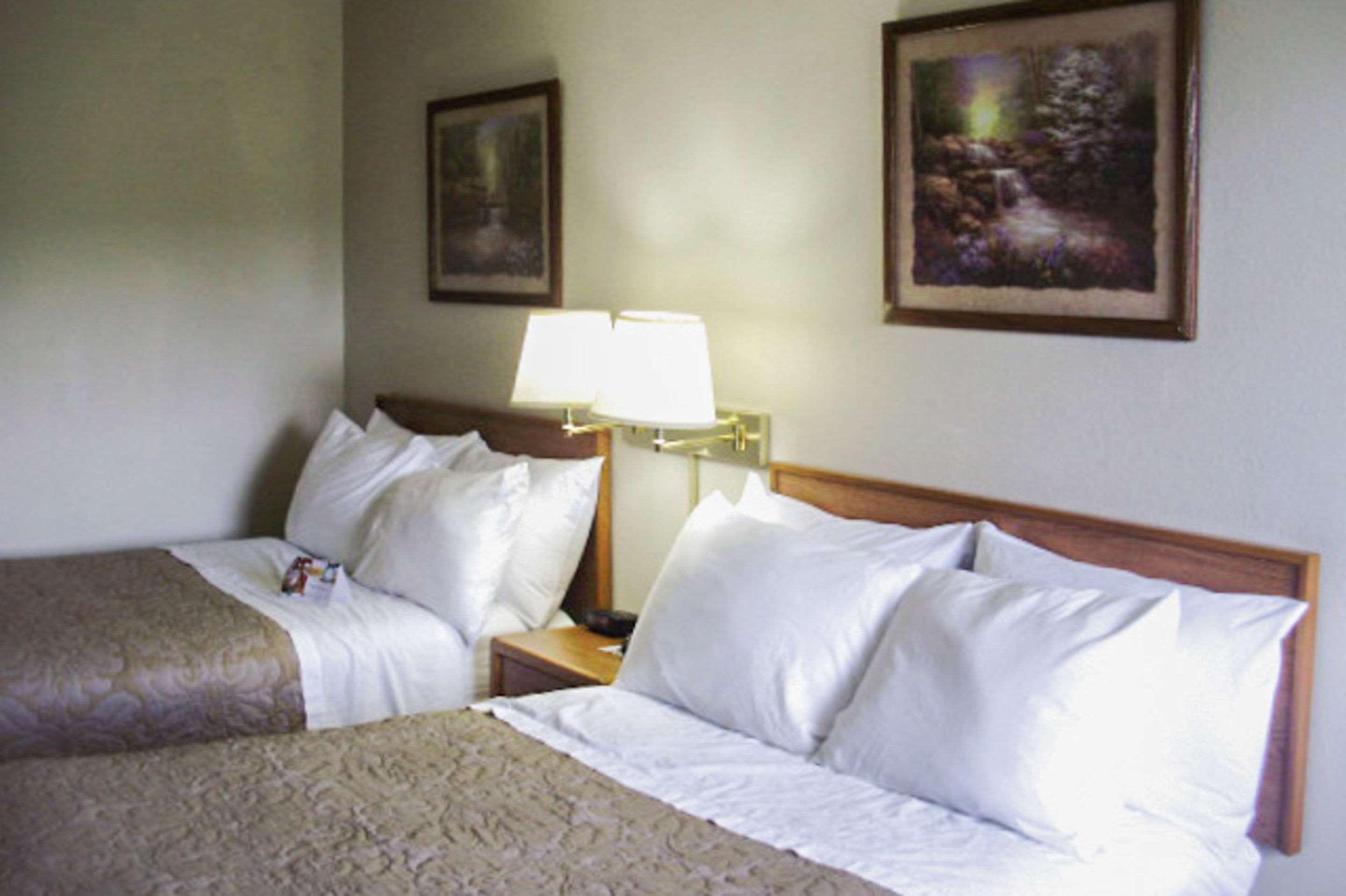 Quality Inn & Suites Warren Kültér fotó
