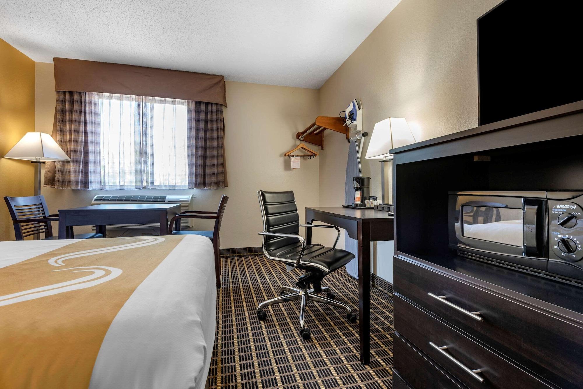 Quality Inn & Suites Warren Kültér fotó